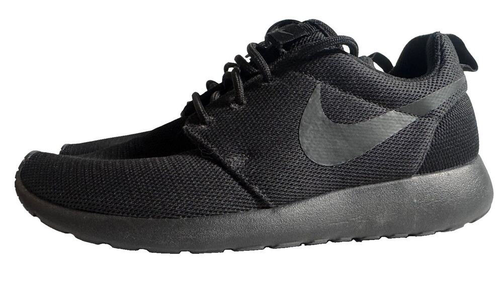 Nike Roshe One Womens 7.5 Black Running Shoes Sneakers 844994-001
